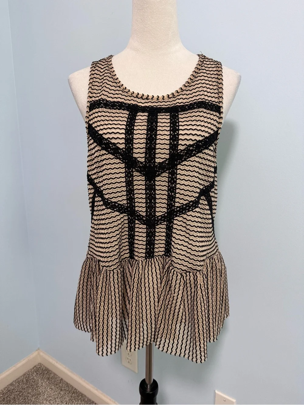 Free People Women’s M Crochet Lace Peplum Top Open Back Boho Black Beige